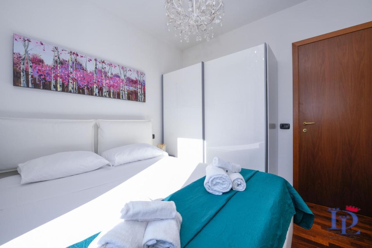 Desenzanoloft Official Partner Marriott Homes & Villas - Luxury Suite With Jacuzzi And Garden Desenzano del Garda Exterior foto